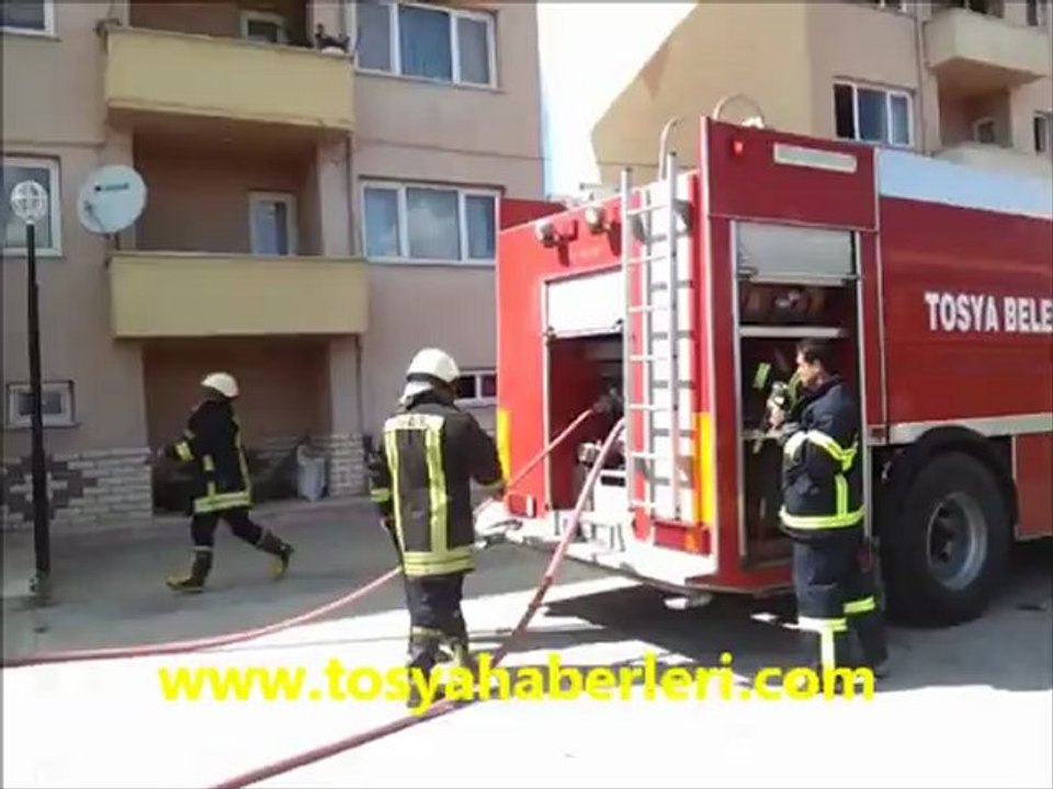 Tosya Öğretmen Lojmanında Yangın