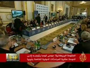 ثوار ليبيا يطلبون السلاح لمجابهة القذافي