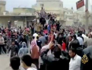 السوريون يدعون لمظاهرات مناهضة للنظام