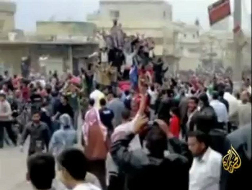 السوريون يدعون لمظاهرات مناهضة للنظام