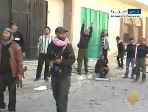 صور لمعركة شرسة دارت اليوم بين الثوار وكتائب القذافي