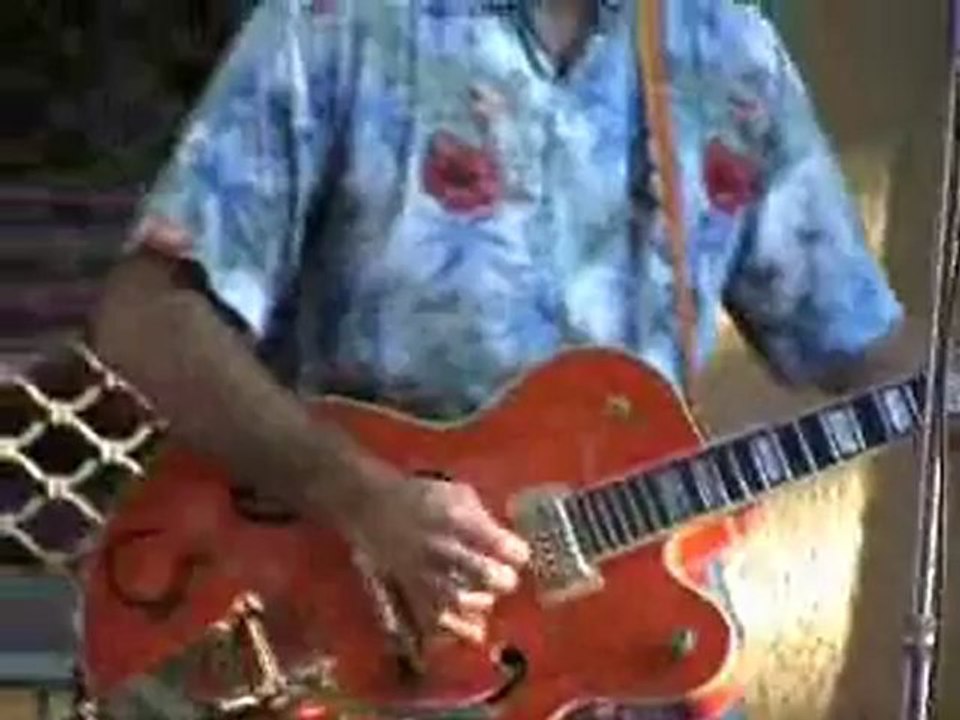 "CATFISH COMBO"  le 6/07/2012 "The Catfish Combo" est un trio rockabilly et early Rock'n'Roll inspirée du swing original des formation du début des '50's en concert à Salernes l