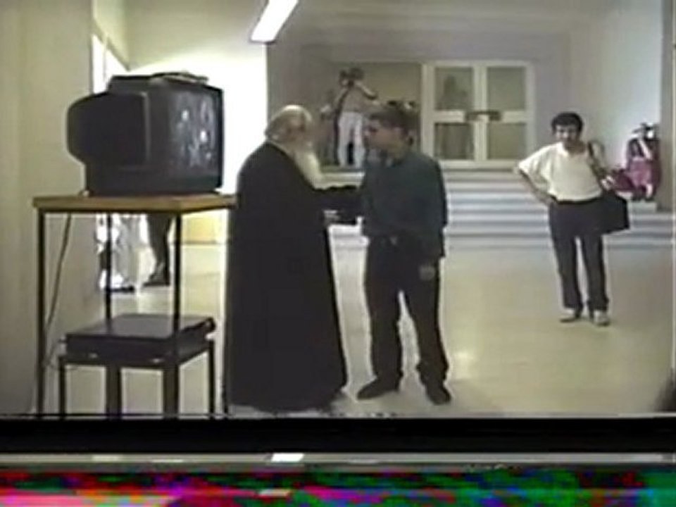 Parintele Galeriu la Expozitia de Fotografie Victor Roncea - Ziua a Treisprezecea - 13.06.1997