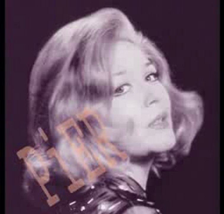 Nesrin  SİPAHİ        "Ben  Gamlı  Hazan"