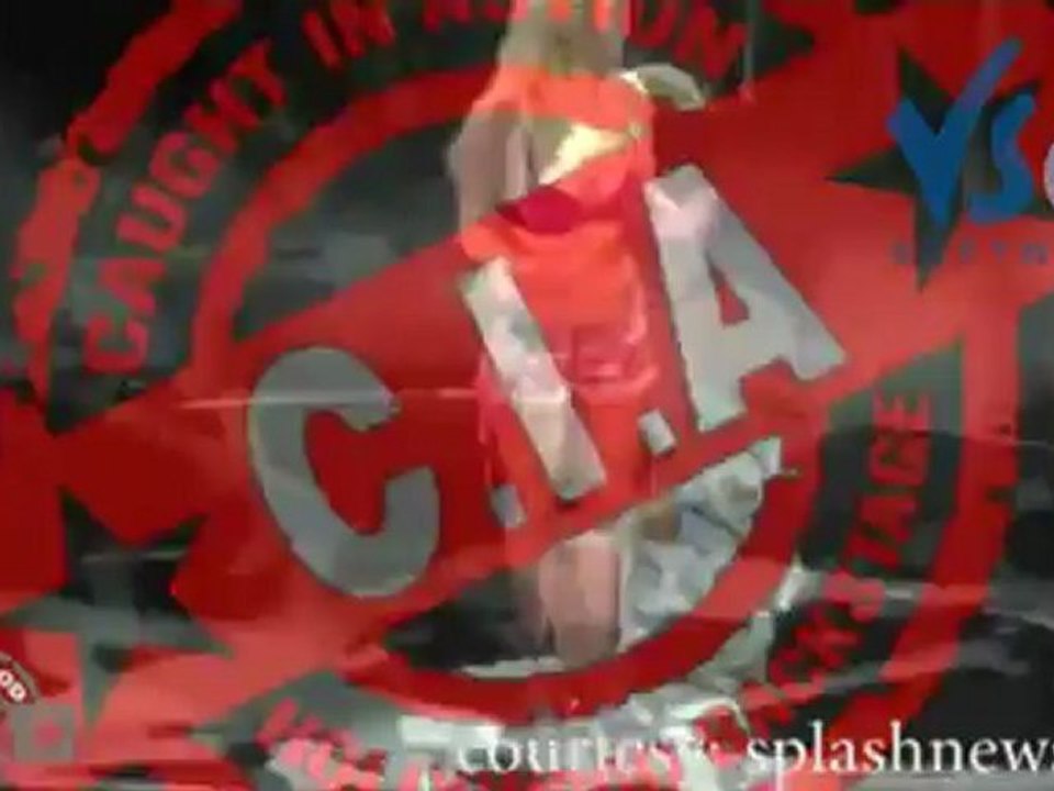 Britney Spears GROPED by a Dancer ! - BİLO