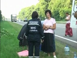 Ukraine bus crash kills 14