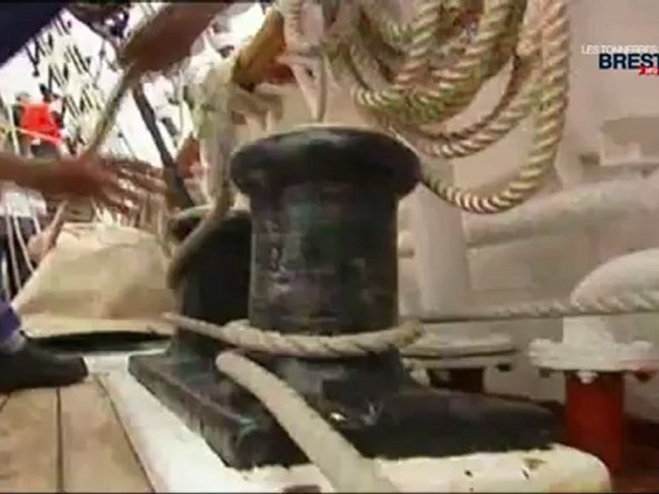 Les Tonnerres de Brest 2012 : Brest 2004 : parade nautique à bord du Belem