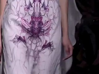 Yiqing Yin