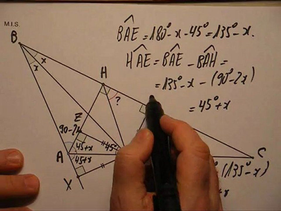 119. Une hauteur, deux bissectrices, plein d'angles et un carré !