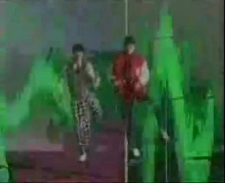 Mantronix (DJ Kurtis Mantronik & MC Tee) - Bassline [1985] [HQ]