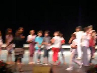 Ecolier(e)s méritant(e)s de la Ville de Marseille recevant leur Prix d'Honneur au Dôme en juin 2012