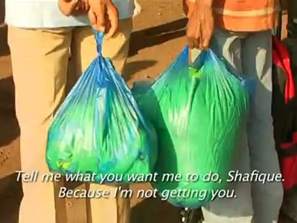 Supermen of Malegaon - DVDRip - x264 - 1CDRip - ESubs - [DDR] (1)-001