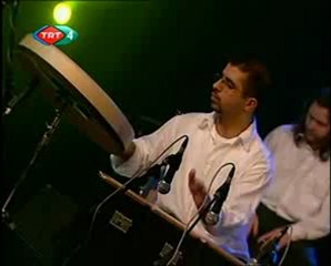 Gülay   " Parsel parsel eylemisler dünyayi nem kaldi "