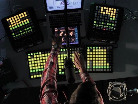 Skrillex Cinema & Santigold Disparate Youth - Mike Tompkins DUBSTEP A Capella Remix