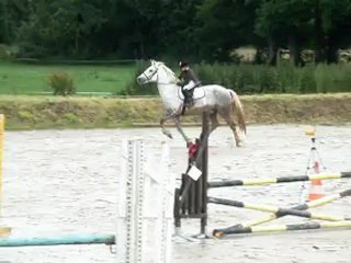 CSO à Briouze : Marika gagne la Club 2 avec Phoenix