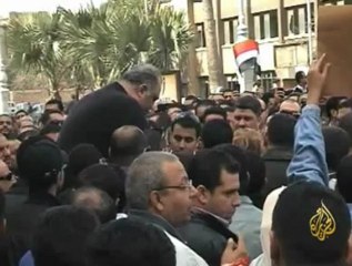 دعوة لتشكيل حكومة متخصصين انتقالية