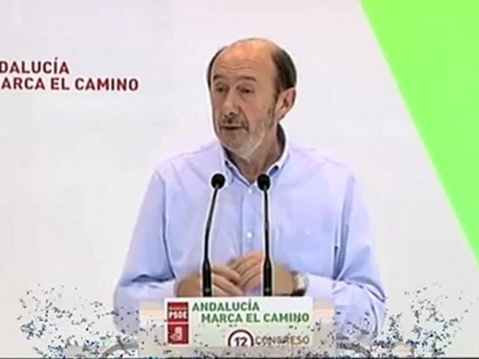 Rubalcaba a Rajoy: No suba más impuestos, no congele pensiones y no recorte prestaciones