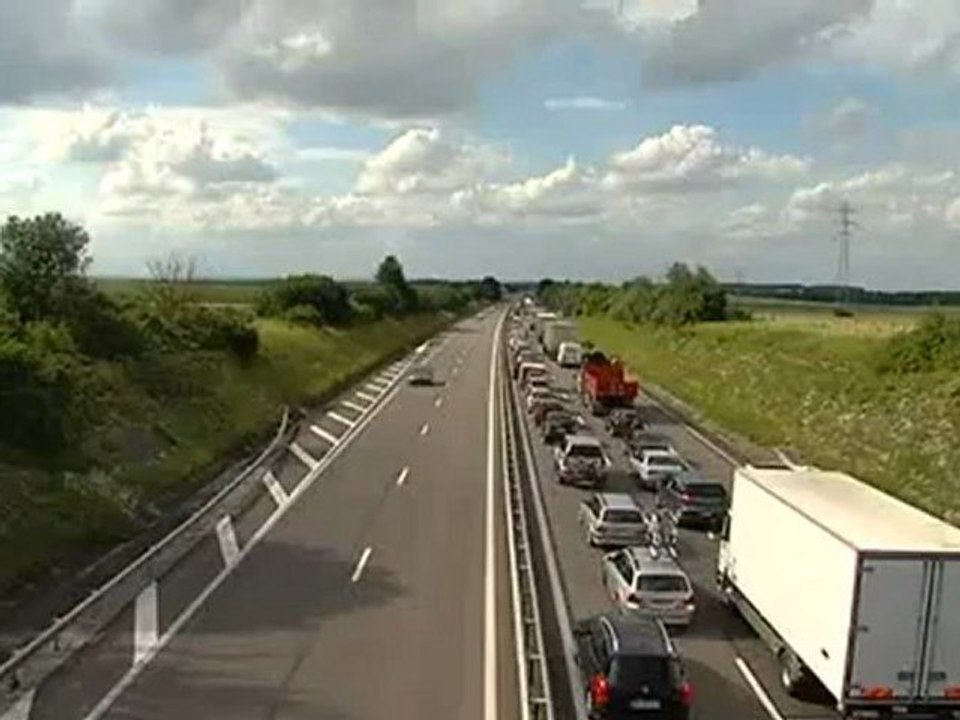 Marne : accident mortel sur l'A26, un mort et cinq blessés dont un grave