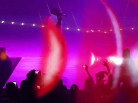 Kanye West singt bei Konzert für Freundin Kim Kardashian