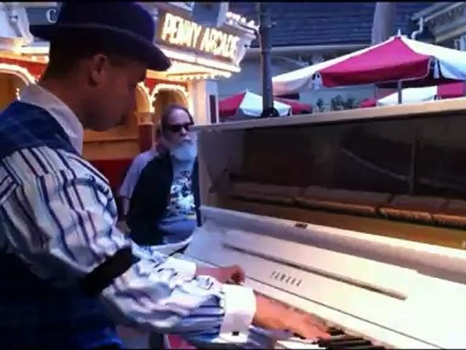 Ragtime Alan plays "A Scott Joplin Medley"