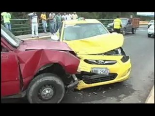 Esmeraldas: exceso de velocidad sería la causa de un accidente registrado en la vía Los Puentes
