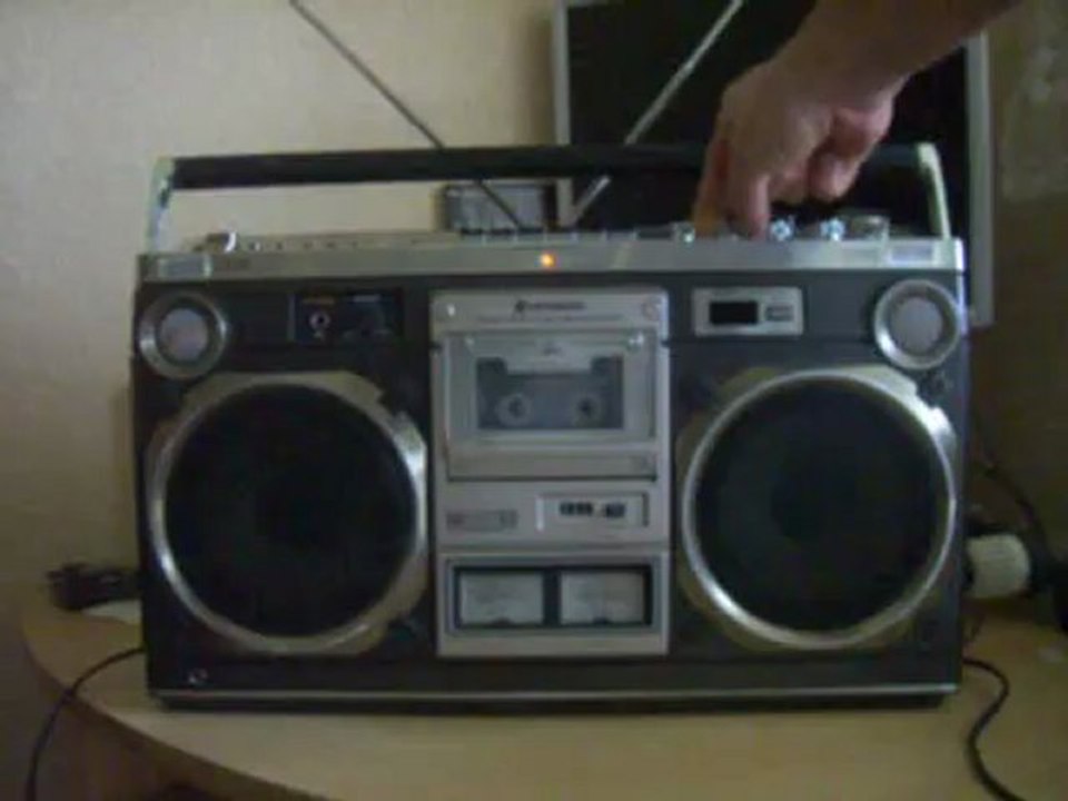 Hitachi TRK 8180 W Ghettoblaster Bommbox Full Demo Tape defekt