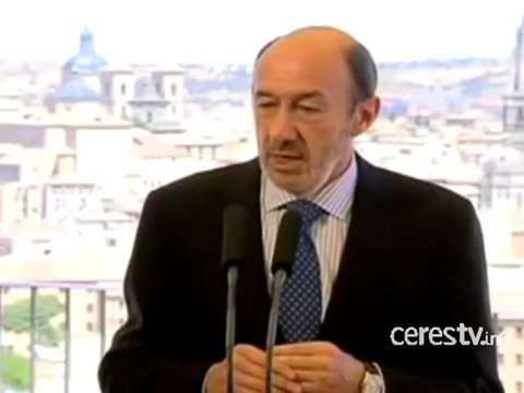 Rubalcaba asegura que la subida del IVA y los recortes los van a pagar caros los ciudadanos