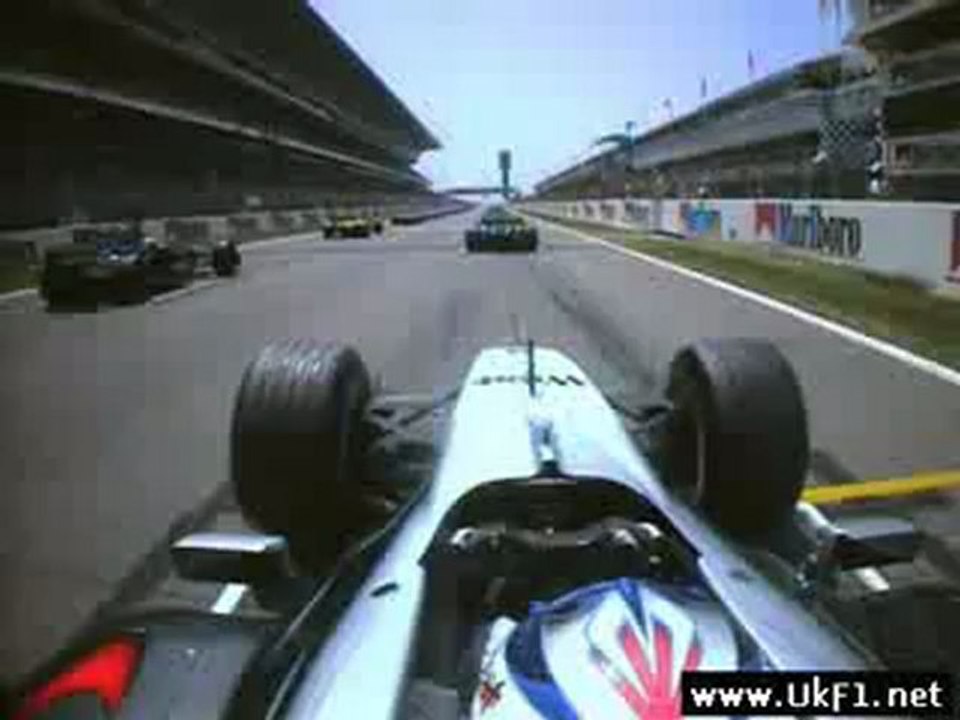 Spain 2003 Kimi Räikkönen crashing into Antonio Pizzonia