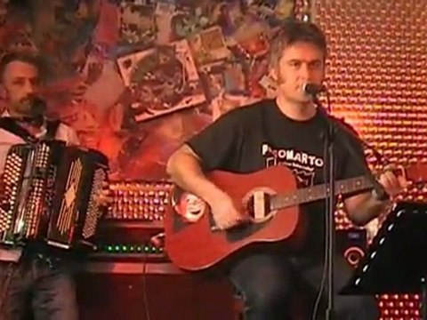 Nono Futur et le Déglingo, dans la chambre Deluxe Backstage, de l'hotel de l'Europe, à Rouen, le 21 juin 2012.