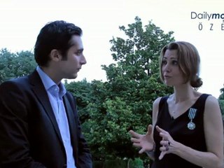 Elif Şafak'a Sanat ve Edebiyat Şövalyesi Nişanı