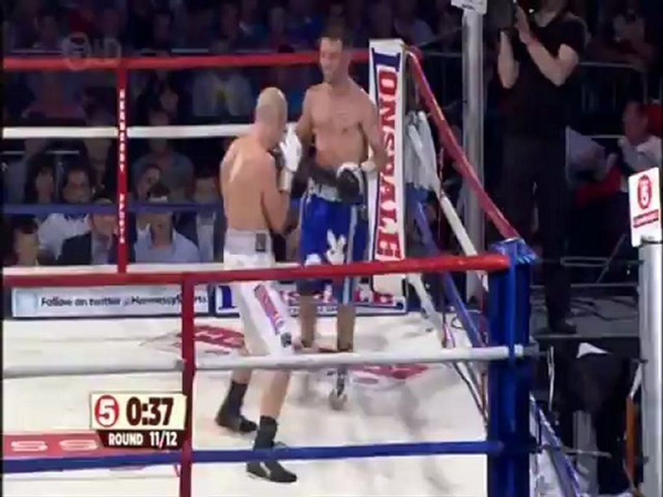 2012-07-07 Lee Haskins vs Stuart Hall - Last 4 Rounds