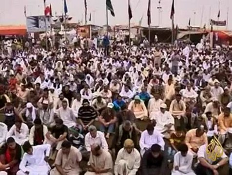 الأباتشي التابعة للناتو ضد أهداف تابعة لكتائب القذافي