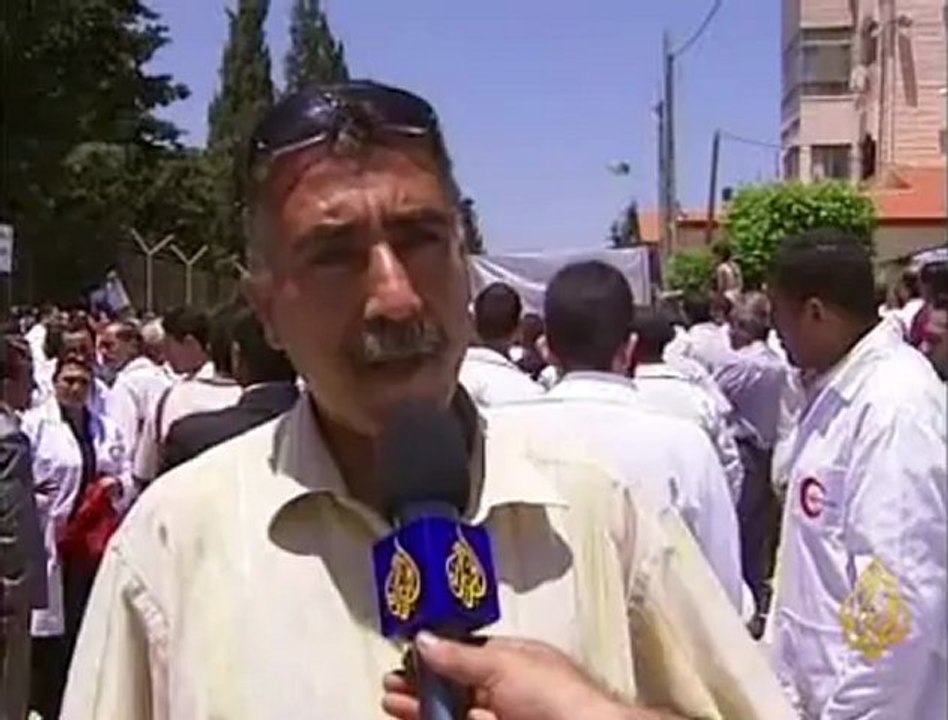 تواصل إضراب أطباء الضفة لحين تنفيذ مطالبهم