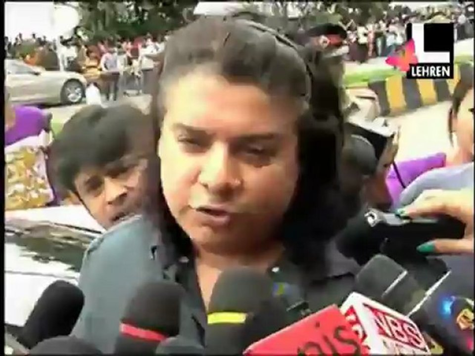 Bollywood At Ashirwad After Rajesh Khannas Demise