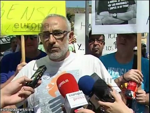 Vecinos de Albuquerque (Badajoz) apoyan a su alcalde