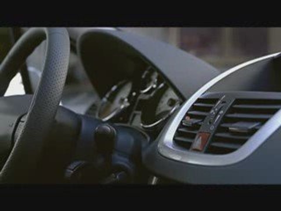 Peugeot 207 Pub TV Coccinelles