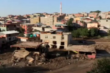 Dere yatağında yıkımlar başladı