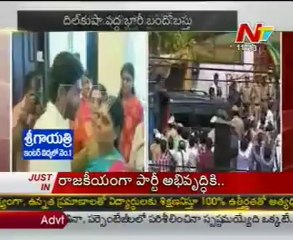Y S Jagan's huge canvoy on the way to CBI office