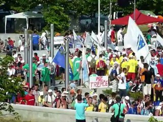 Des milliers de musulmans affluent vers Srebrenica