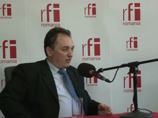 Economia este sensibilă la şocurile din politică