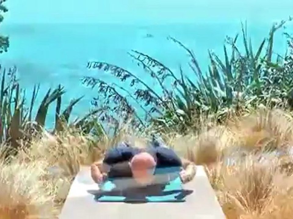 Fitnessübung Half Swimmer