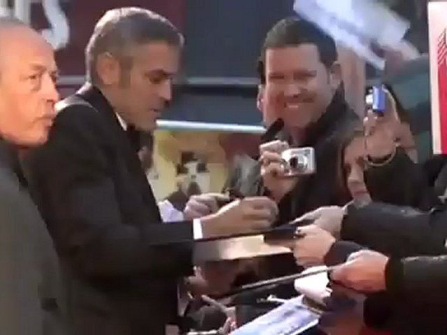 ⁣George Clooney und Brad Pitt