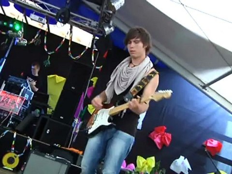 Fragment koncertu zespołu REDROW na IV Zlocie Pojazdów Pożarniczych w Główczycach, 30.06.2012r.