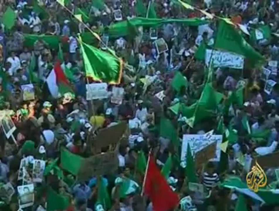 معارك بين الثوار وكتائب القذافي في عدة مدن ليبية