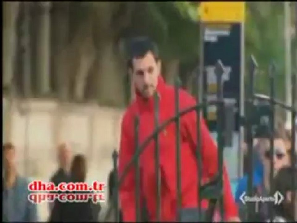 Denizin üzerinde yürürken göz altına alındı!