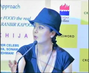 Pooja Makhija Book Eat Delete Launch By Preity Zinta-01