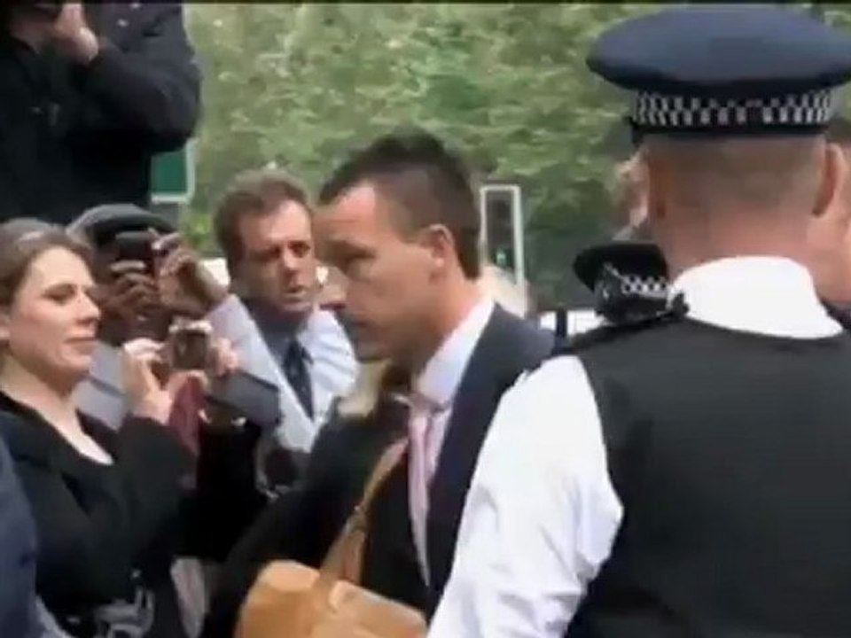 Cole sagt im Terry-Prozess aus