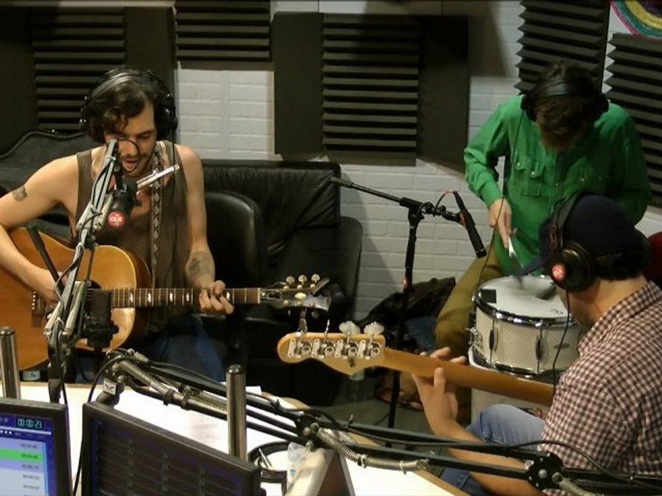 Robert Francis - The Weight (The Band) - Session Acoustique OÜI FM