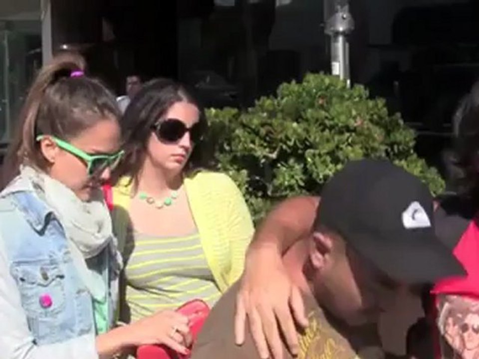 Jessica Alba Shows Off Bikini in Italy