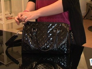 Que cache un sac à main de fille ?